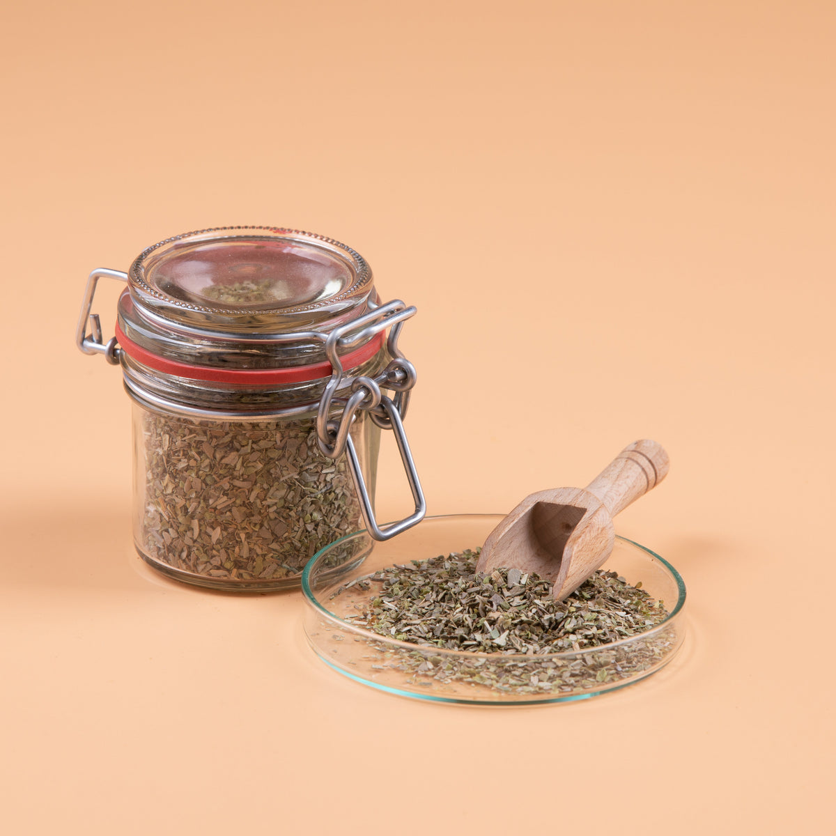 Oregano, gesneden